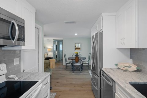 House in Hudson, Florida 2 bedrooms, 90.21 sq.m. № 1761298 - photo 10