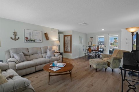 House in Hudson, Florida 2 bedrooms, 90.21 sq.m. № 1761298 - photo 5