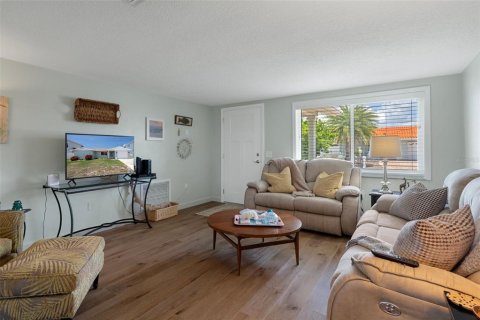 House in Hudson, Florida 2 bedrooms, 90.21 sq.m. № 1761298 - photo 7