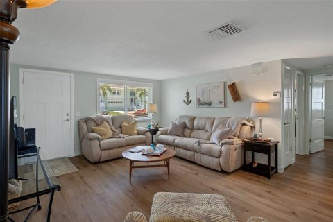 House in Hudson, Florida 2 bedrooms, 90.21 sq.m. № 1761298 - photo 6