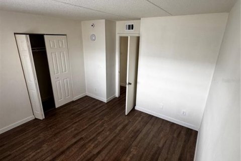 Condo in Mount Dora, Florida, 2 bedrooms  № 1844283 - photo 6