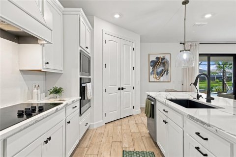 Casa en venta en Lakewood Ranch, Florida, 5 dormitorios, 398.46 m2 № 2394126 - foto 14