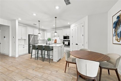 Casa en venta en Lakewood Ranch, Florida, 5 dormitorios, 398.46 m2 № 2394126 - foto 11
