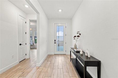 Casa en venta en Lakewood Ranch, Florida, 5 dormitorios, 398.46 m2 № 2394126 - foto 4