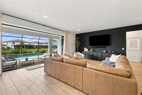 Casa en venta en Lakewood Ranch, Florida, 5 dormitorios, 398.46 m2 № 2394126 - foto 5