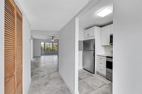 Condominio en venta en Sunrise, Florida, 2 dormitorios, 78.97 m2 № 2193277 - foto 3