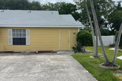 Appartement à louer à Palm Springs, Floride: 2 chambres, 102.19 m2 № 2181214 - photo 17