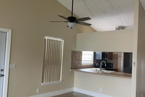 Appartement à louer à Palm Springs, Floride: 2 chambres, 102.19 m2 № 2181214 - photo 22