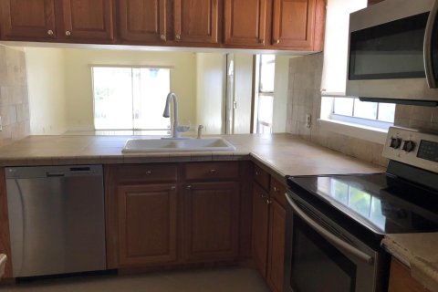 Appartement à louer à Palm Springs, Floride: 2 chambres, 102.19 m2 № 2181214 - photo 7