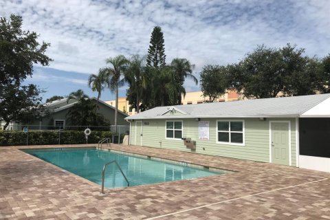 Appartement à Palm Springs, Floride 2 chambres, 102.19 m2 № 2181214