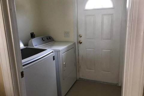 Appartement à louer à Palm Springs, Floride: 2 chambres, 102.19 m2 № 2181214 - photo 8
