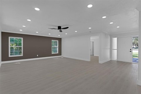 Villa ou maison à vendre à Winter Springs, Floride: 4 chambres, 181.62 m2 № 1904790 - photo 4