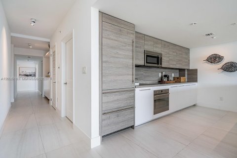 Copropriété à louer à Sunny Isles Beach, Floride: 3 chambres, 158.4 m2 № 2182378 - photo 11
