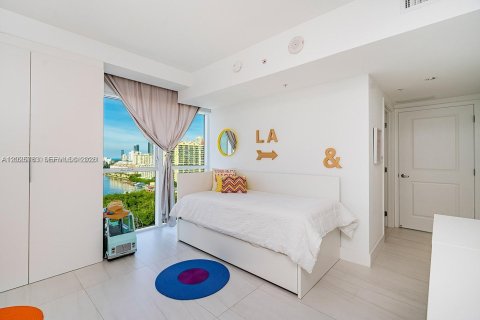 Copropriété à louer à Sunny Isles Beach, Floride: 3 chambres, 158.4 m2 № 2182378 - photo 25