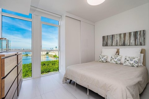Copropriété à louer à Sunny Isles Beach, Floride: 3 chambres, 158.4 m2 № 2182378 - photo 22