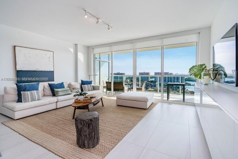 Copropriété à louer à Sunny Isles Beach, Floride: 3 chambres, 158.4 m2 № 2182378 - photo 6