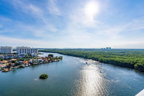 Condo à Sunny Isles Beach, Floride, 3 chambres  № 2182378