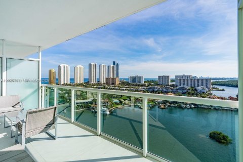 Copropriété à louer à Sunny Isles Beach, Floride: 3 chambres, 158.4 m2 № 2182378 - photo 3