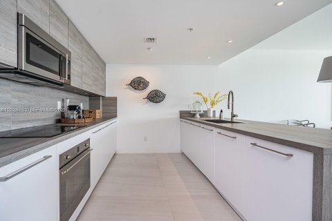 Copropriété à louer à Sunny Isles Beach, Floride: 3 chambres, 158.4 m2 № 2182378 - photo 13
