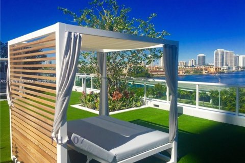 Copropriété à louer à Sunny Isles Beach, Floride: 3 chambres, 158.4 m2 № 2182378 - photo 26