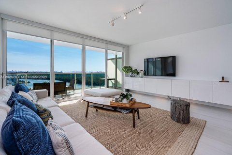 Copropriété à louer à Sunny Isles Beach, Floride: 3 chambres, 158.4 m2 № 2182378 - photo 5