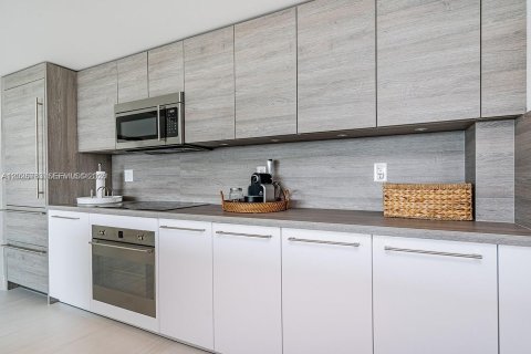 Copropriété à louer à Sunny Isles Beach, Floride: 3 chambres, 158.4 m2 № 2182378 - photo 12