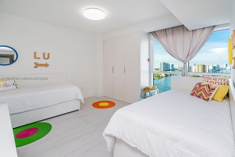 Copropriété à louer à Sunny Isles Beach, Floride: 3 chambres, 158.4 m2 № 2182378 - photo 24