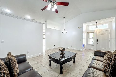 House in Orlando, Florida 3 bedrooms, 149.29 sq.m. № 1876547 - photo 13