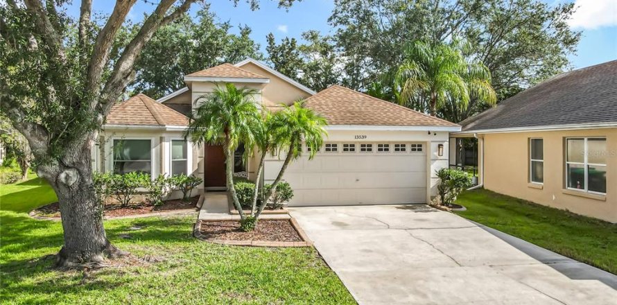 House in Orlando, Florida 3 bedrooms, 149.29 sq.m. № 1876547