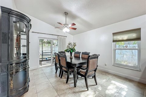 House in Orlando, Florida 3 bedrooms, 149.29 sq.m. № 1876547 - photo 14
