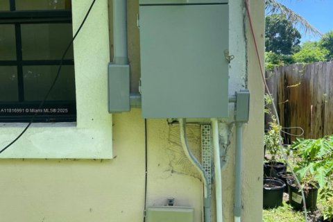 Купить виллу или дом в Форт-Лодердейл, Флорида 4 спальни, 154.22м2, № 1935826 - фото 11