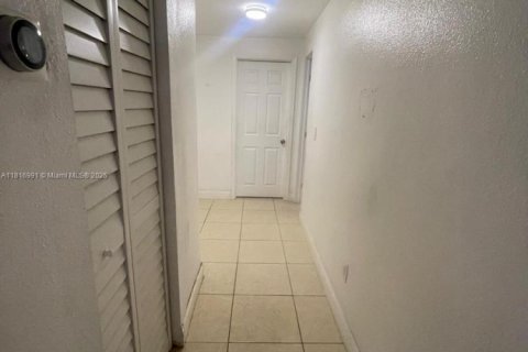 Купить виллу или дом в Форт-Лодердейл, Флорида 4 спальни, 154.22м2, № 1935826 - фото 8