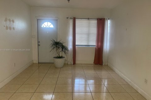 Купить виллу или дом в Форт-Лодердейл, Флорида 4 спальни, 154.22м2, № 1935826 - фото 7