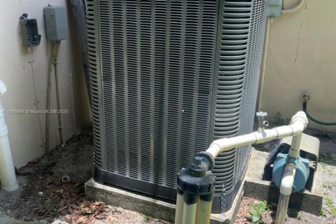 Купить виллу или дом в Форт-Лодердейл, Флорида 4 спальни, 154.22м2, № 1935826 - фото 15