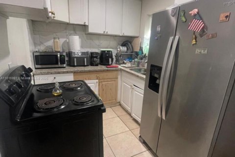 Купить виллу или дом в Форт-Лодердейл, Флорида 4 спальни, 154.22м2, № 1935826 - фото 10