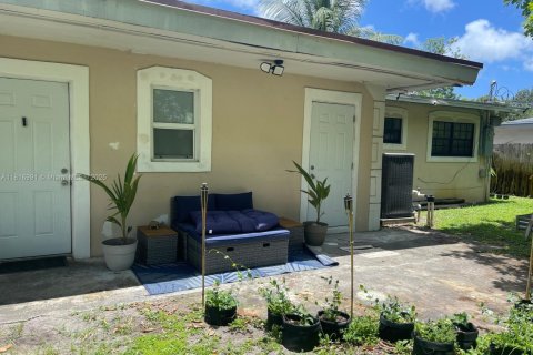 Купить виллу или дом в Форт-Лодердейл, Флорида 4 спальни, 154.22м2, № 1935826 - фото 4