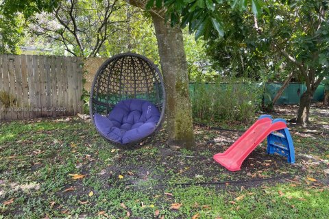 Купить виллу или дом в Форт-Лодердейл, Флорида 4 спальни, 154.22м2, № 1935826 - фото 13