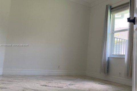 House in Weston, Florida 5 bedrooms, 236.53 sq.m. № 2031276 - photo 4