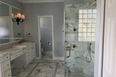 House in Weston, Florida 5 bedrooms, 236.53 sq.m. № 2031276 - photo 16