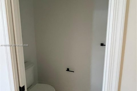 House in Weston, Florida 5 bedrooms, 236.53 sq.m. № 2031276 - photo 14