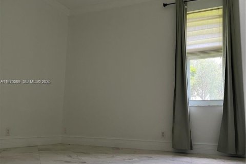 House in Weston, Florida 5 bedrooms, 236.53 sq.m. № 2031276 - photo 5