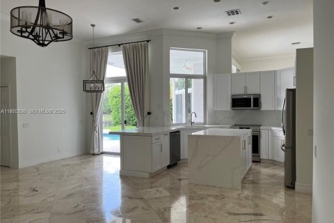 House in Weston, Florida 5 bedrooms, 236.53 sq.m. № 2031276 - photo 10