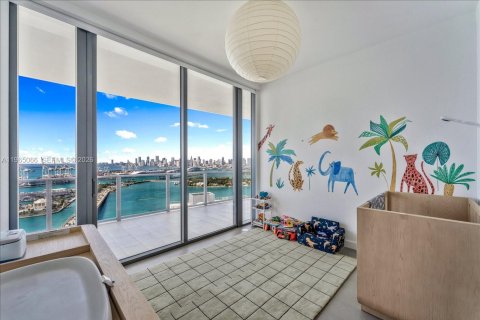 Condominio en alquiler en Miami Beach, Florida, 3 dormitorios, 236.53 m2 № 2079315 - foto 20