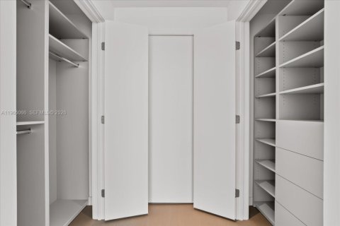 Condominio en alquiler en Miami Beach, Florida, 3 dormitorios, 236.53 m2 № 2079315 - foto 28