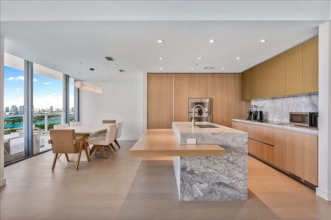 Condominio en alquiler en Miami Beach, Florida, 3 dormitorios, 236.53 m2 № 2079315 - foto 9