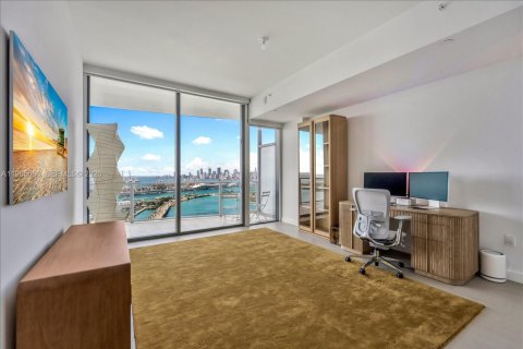 Condominio en alquiler en Miami Beach, Florida, 3 dormitorios, 236.53 m2 № 2079315 - foto 24