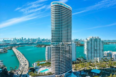 Condominio en alquiler en Miami Beach, Florida, 3 dormitorios, 236.53 m2 № 2079315 - foto 1