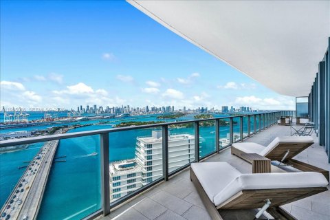 Condominio en alquiler en Miami Beach, Florida, 3 dormitorios, 236.53 m2 № 2079315 - foto 3