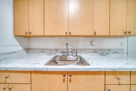 Снять в аренду виллу или дом в Майами-Гарденс, Флорида 3 спальни, 163.04м2, № 2004706 - фото 7