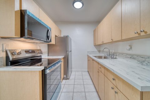 Снять в аренду виллу или дом в Майами-Гарденс, Флорида 3 спальни, 163.04м2, № 2004706 - фото 4